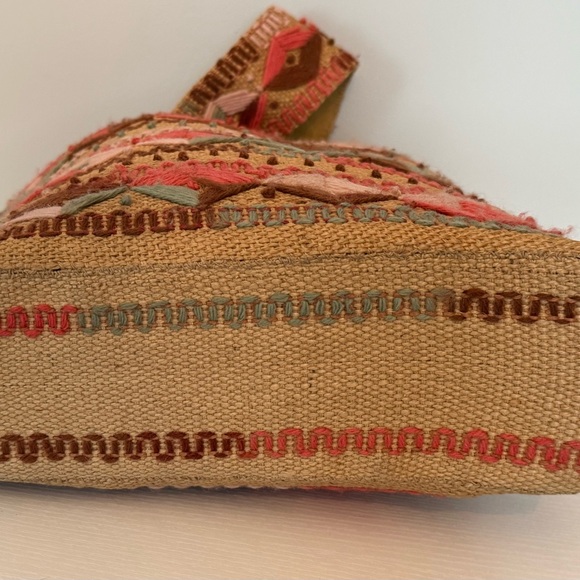 Source Unknown Multicolor Embroidered Tote - Picture 3 of 3